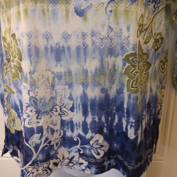 Alfred Dunner printed 3/4 lace sleeve studded blouse - Picture 13 of 14